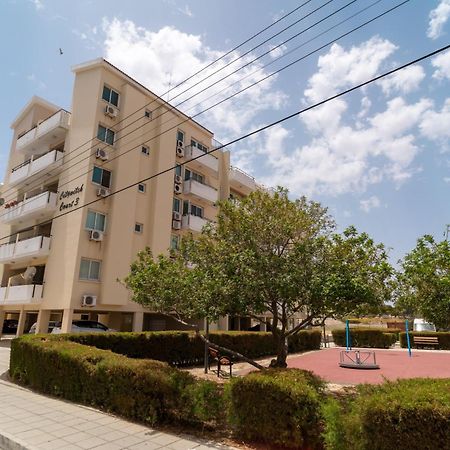 Blu Mackenzie 1 Bdr Flat With Pool Apartment Larnaca Exterior photo